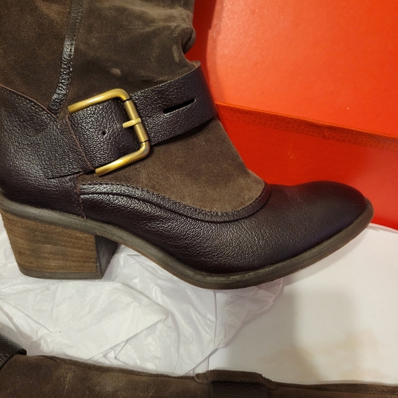 Donald j pliner Boots Size 7 - Picture 3 of 10